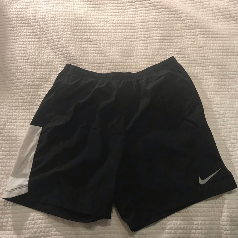 Nike Mens L dri-fit athletic shorts